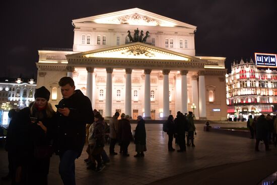 People evacuated from Bolshoi Theater over bomb alerts