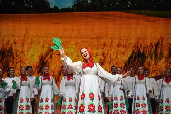 Gala to mark 100th anniversary of Great October Socialist Revolution