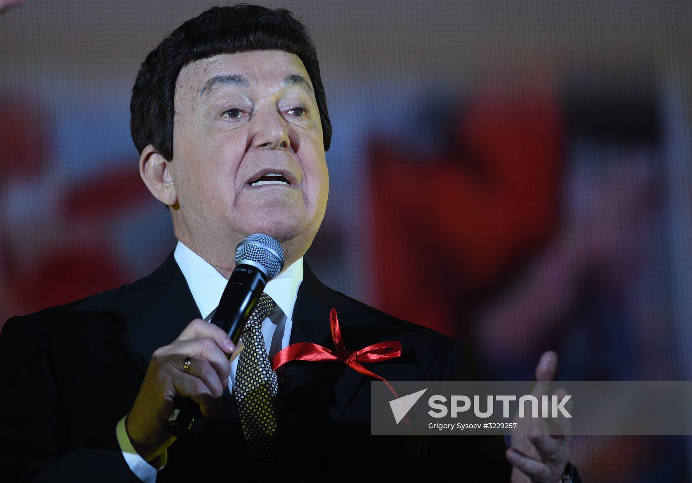 Gala to mark 100th anniversary of Great October Socialist Revolution