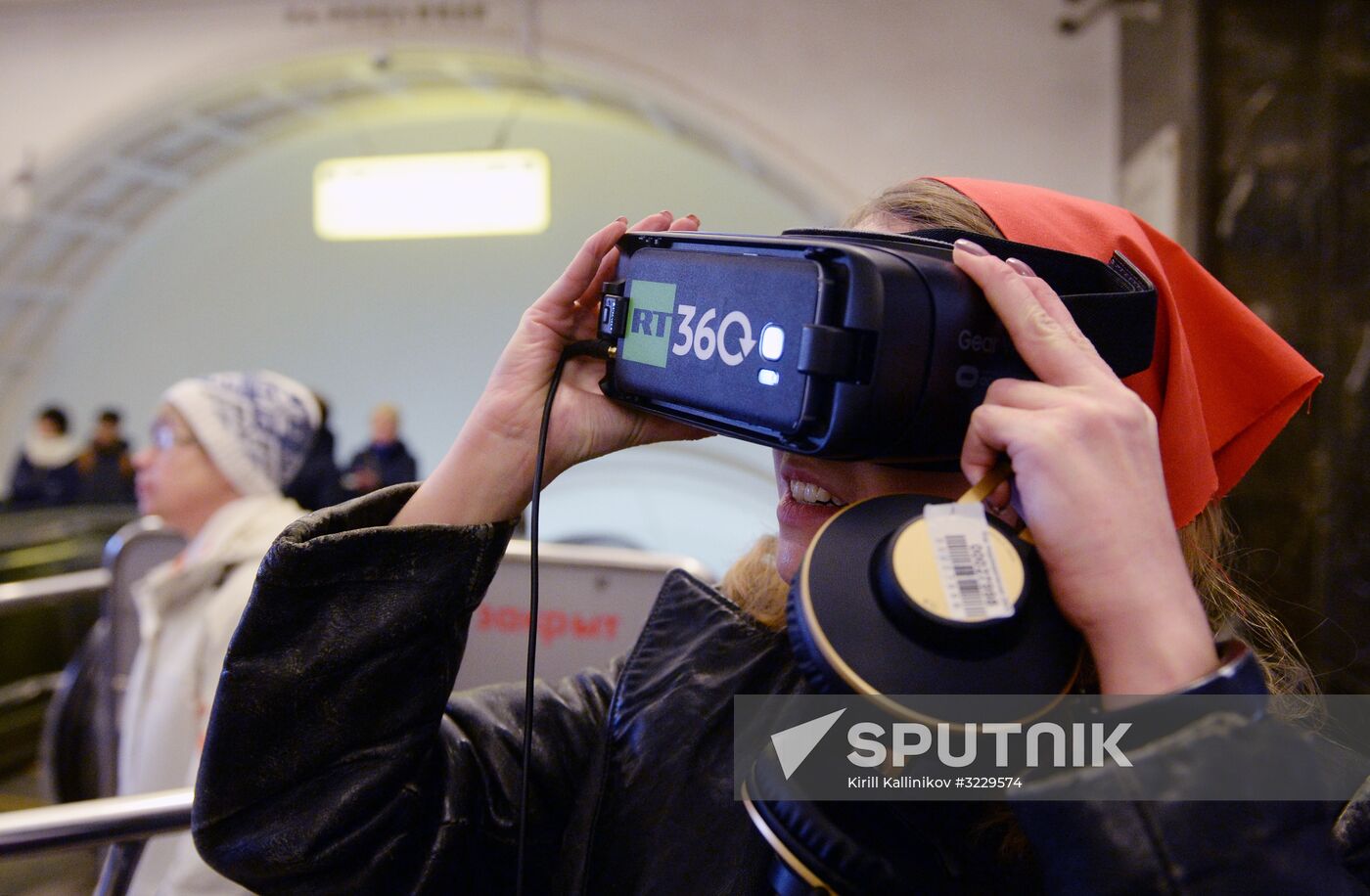 Videos Revolution 360 are shown in Moscow Metro
