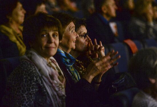 St. Petersburg hosts Revolution's Alarm Bell theatrical performance