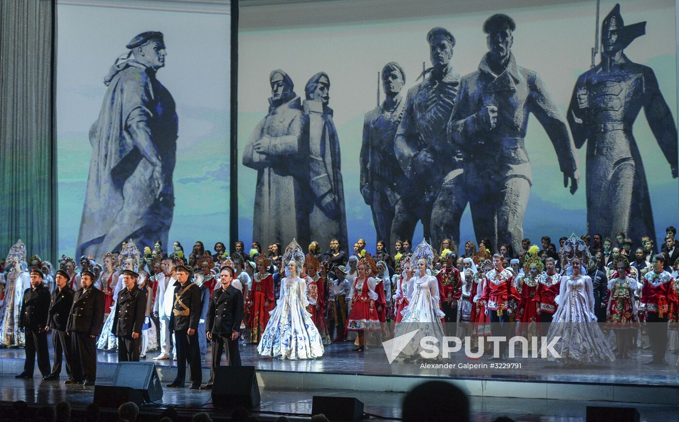 St. Petersburg hosts Revolution's Alarm Bell theatrical performance