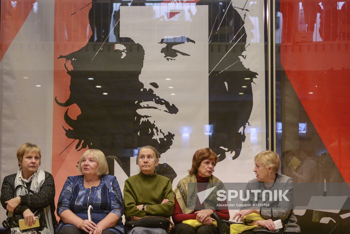 St. Petersburg hosts Revolution's Alarm Bell theatrical performance