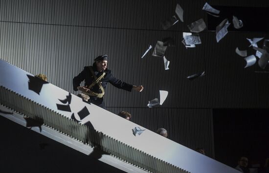 St. Petersburg hosts Revolution's Alarm Bell theatrical performance