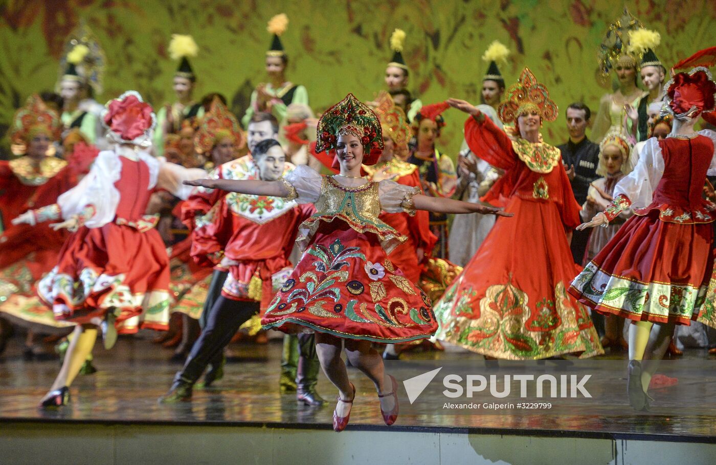 St. Petersburg hosts Revolution's Alarm Bell theatrical performance