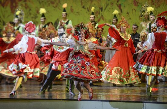 St. Petersburg hosts Revolution's Alarm Bell theatrical performance