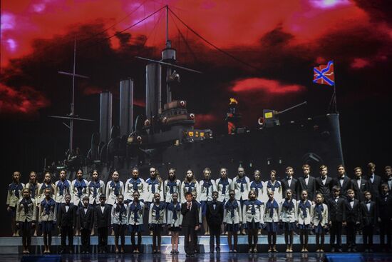 St. Petersburg hosts Revolution's Alarm Bell theatrical performance