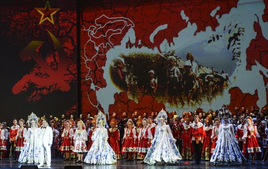 St. Petersburg hosts Revolution's Alarm Bell theatrical performance