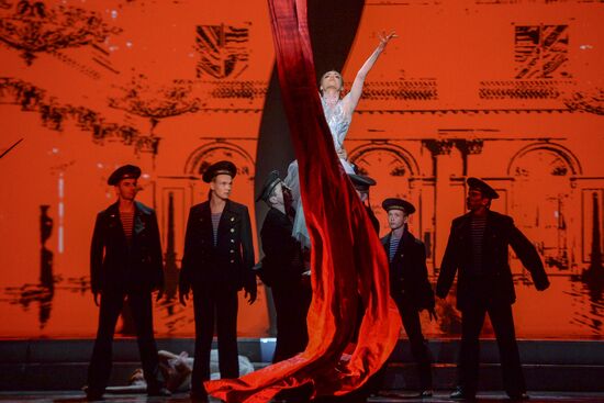St. Petersburg hosts Revolution's Alarm Bell theatrical performance