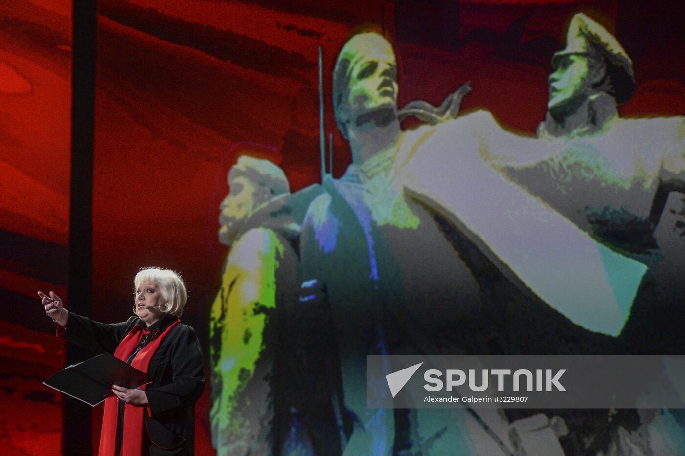 St. Petersburg hosts Revolution's Alarm Bell theatrical performance