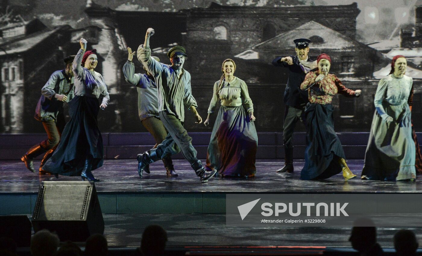 St. Petersburg hosts Revolution's Alarm Bell theatrical performance