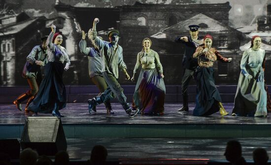 St. Petersburg hosts Revolution's Alarm Bell theatrical performance