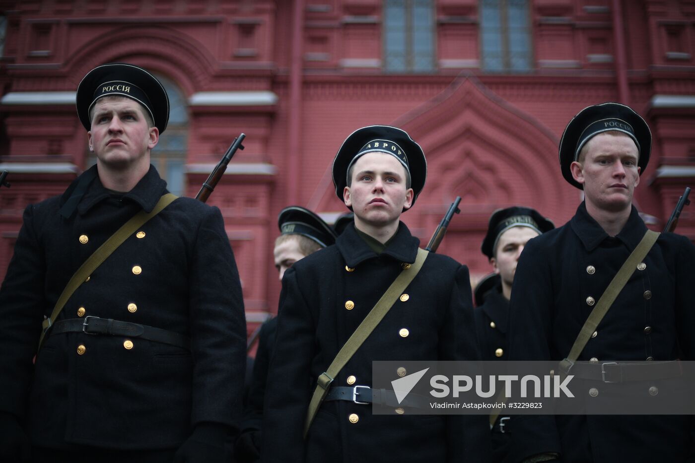 March marking 76th anniversary of November 7, 1941, military parade