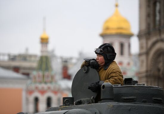 March marking 76th anniversary of November 7, 1941, military parade