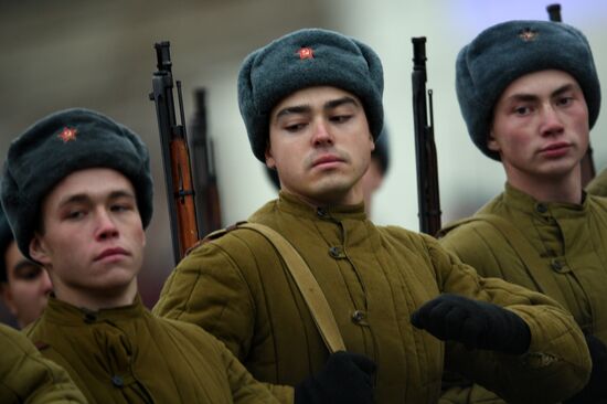 March marking 76th anniversary of November 7, 1941, military parade