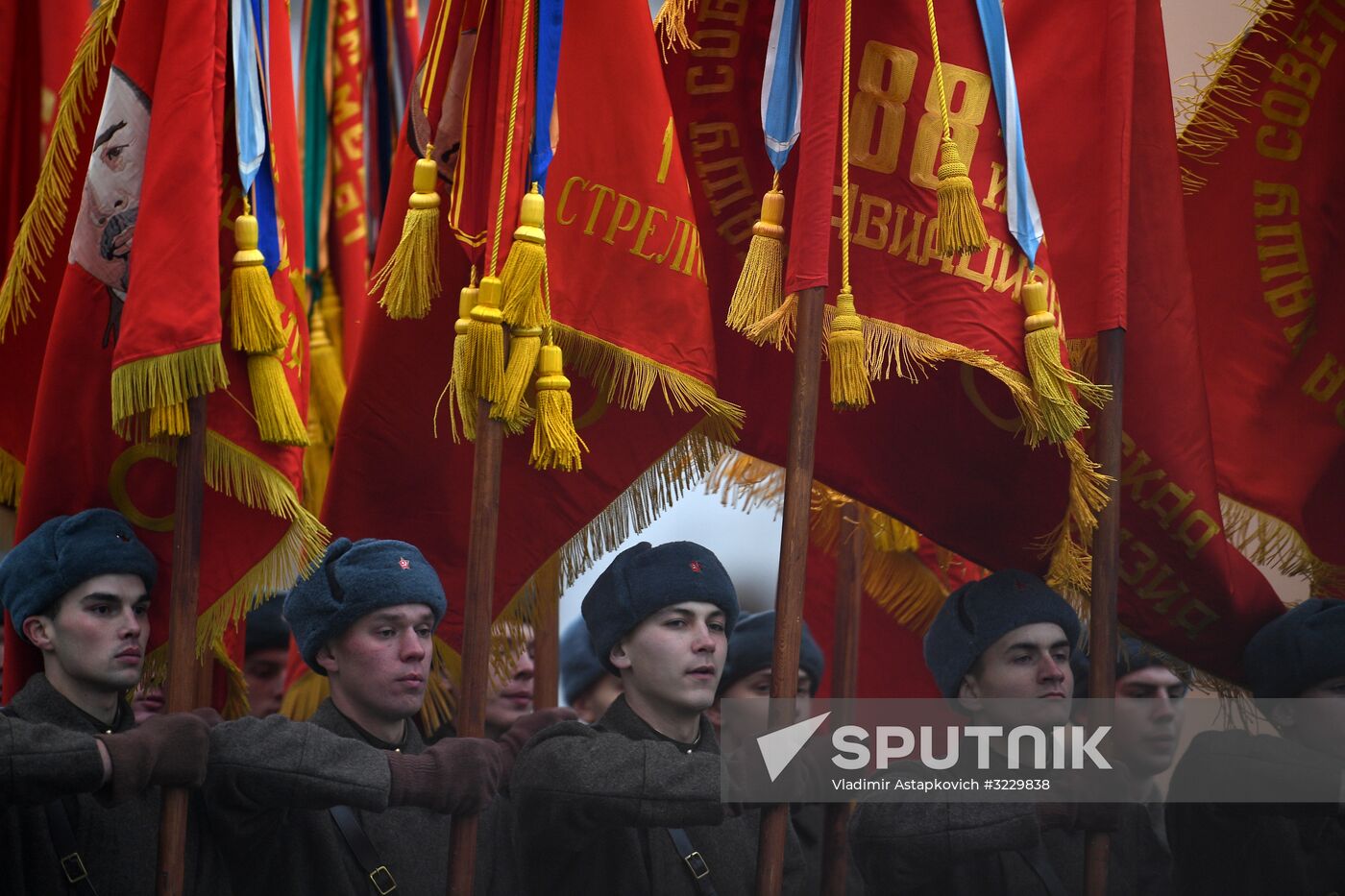 March marking 76th anniversary of November 7, 1941, military parade