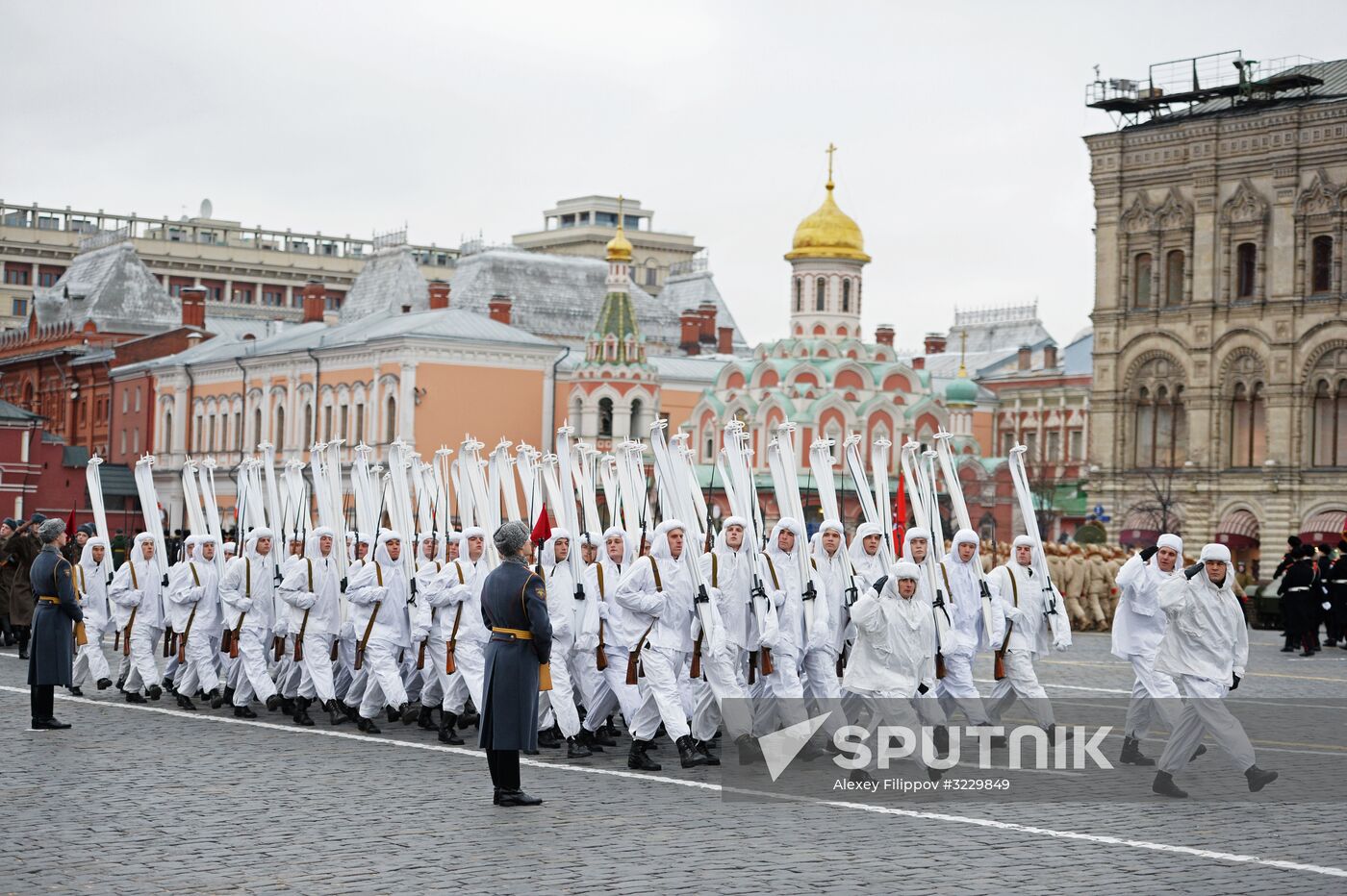 March marking 76th anniversary of November 7, 1941, military parade