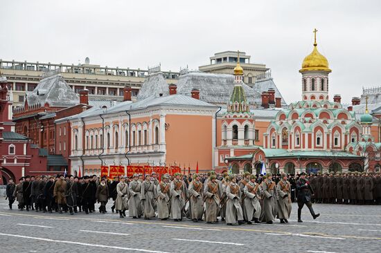 March marking 76th anniversary of November 7, 1941, military parade