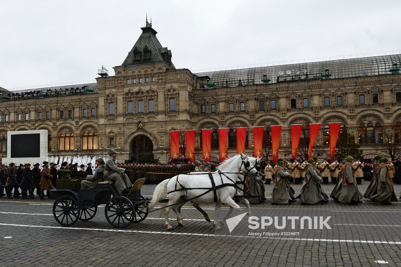 March marking 76th anniversary of November 7, 1941, military parade