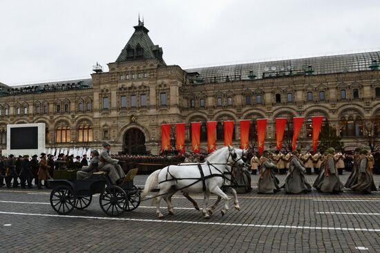 March marking 76th anniversary of November 7, 1941, military parade