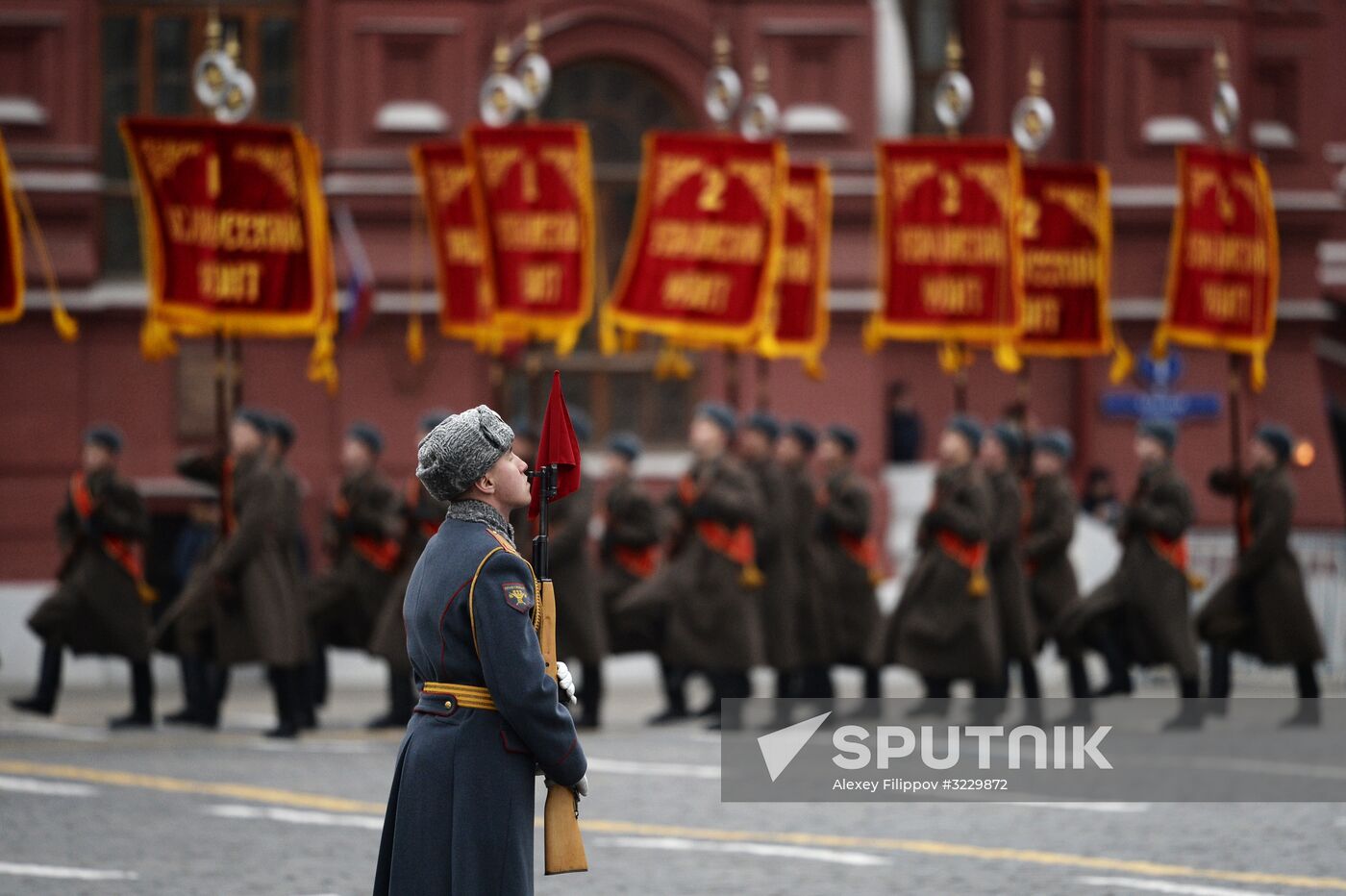 March marking 76th anniversary of November 7, 1941 military parade
