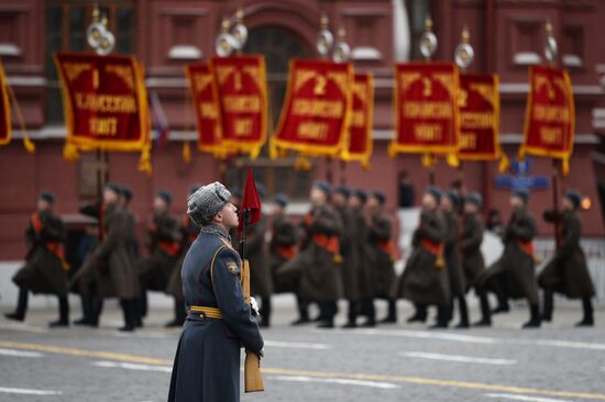 March marking 76th anniversary of November 7, 1941 military parade