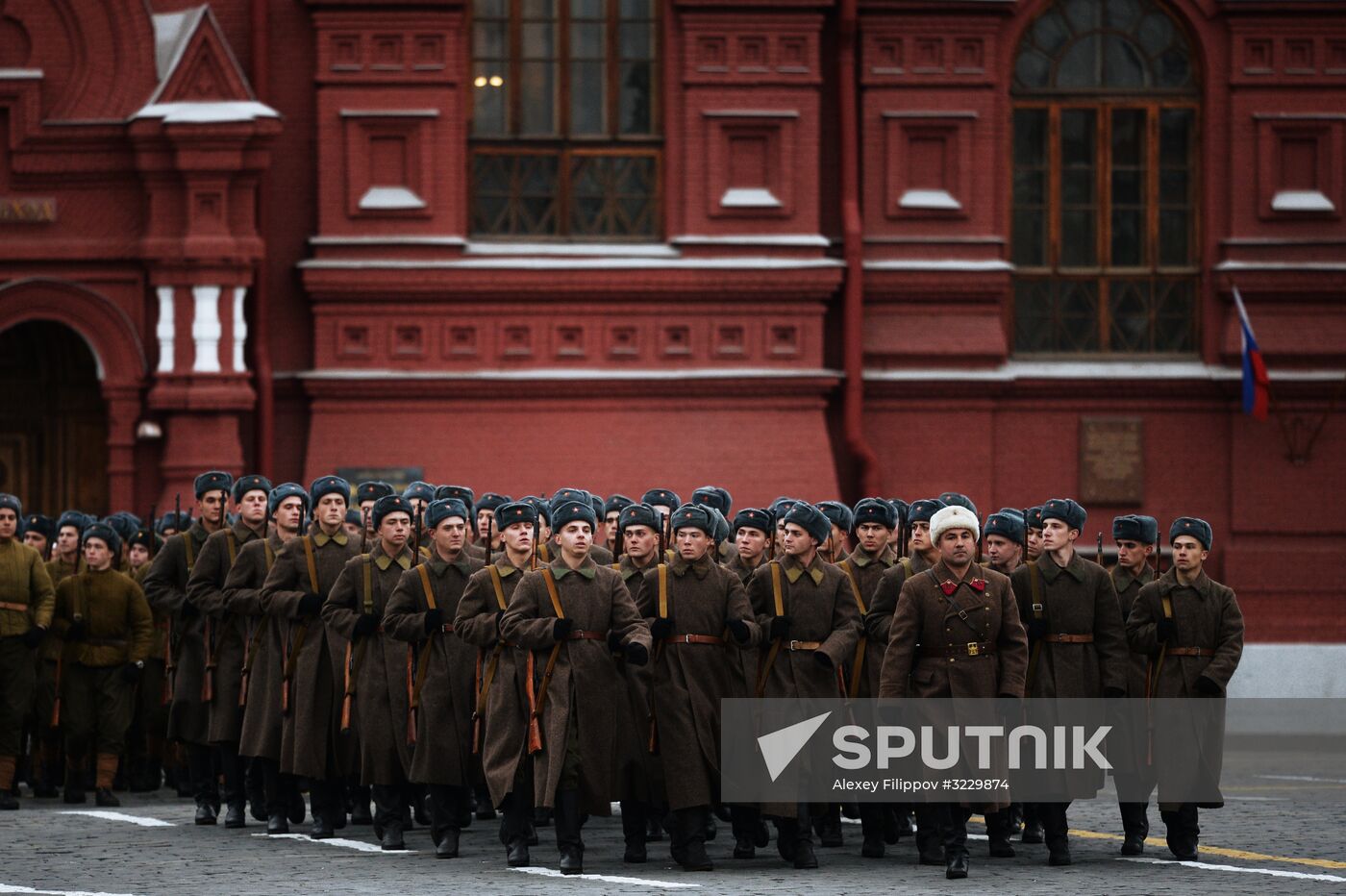 March marking 76th anniversary of November 7, 1941, military parade