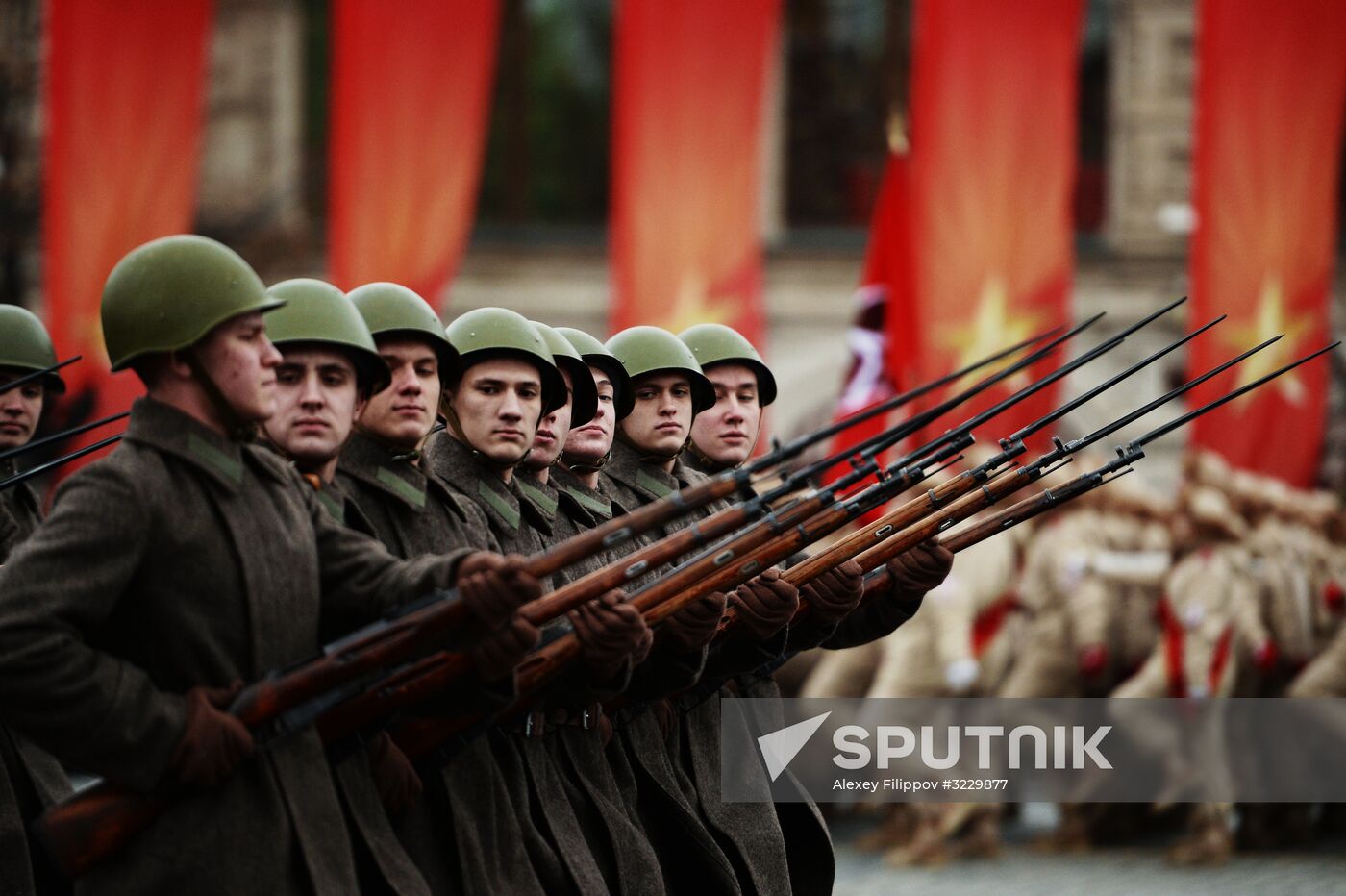 March marking 76th anniversary of November 7, 1941, military parade