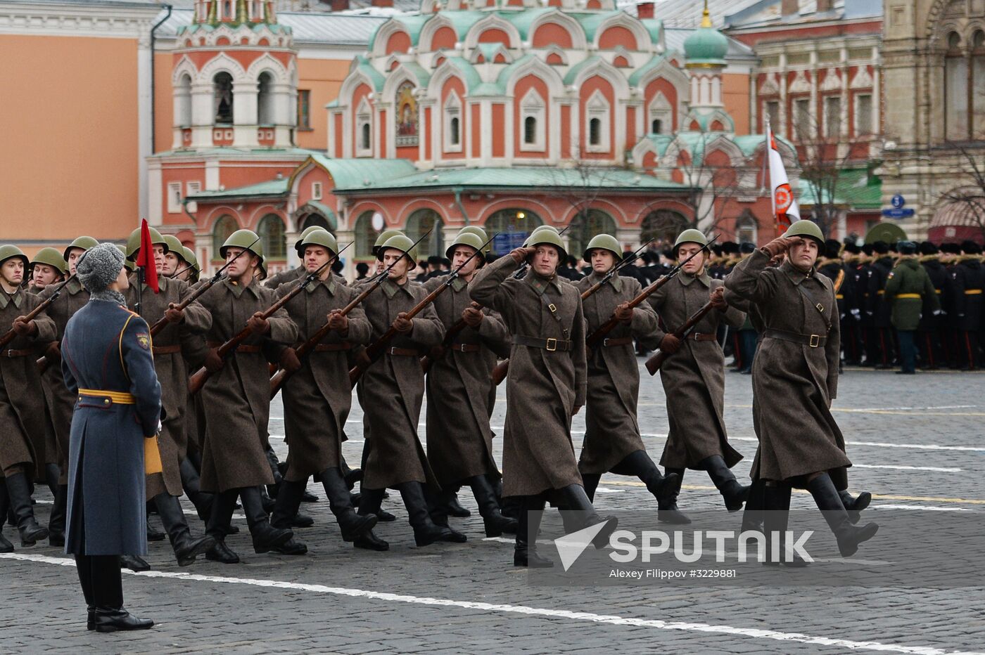 March marking 76th anniversary of November 7, 1941, military parade