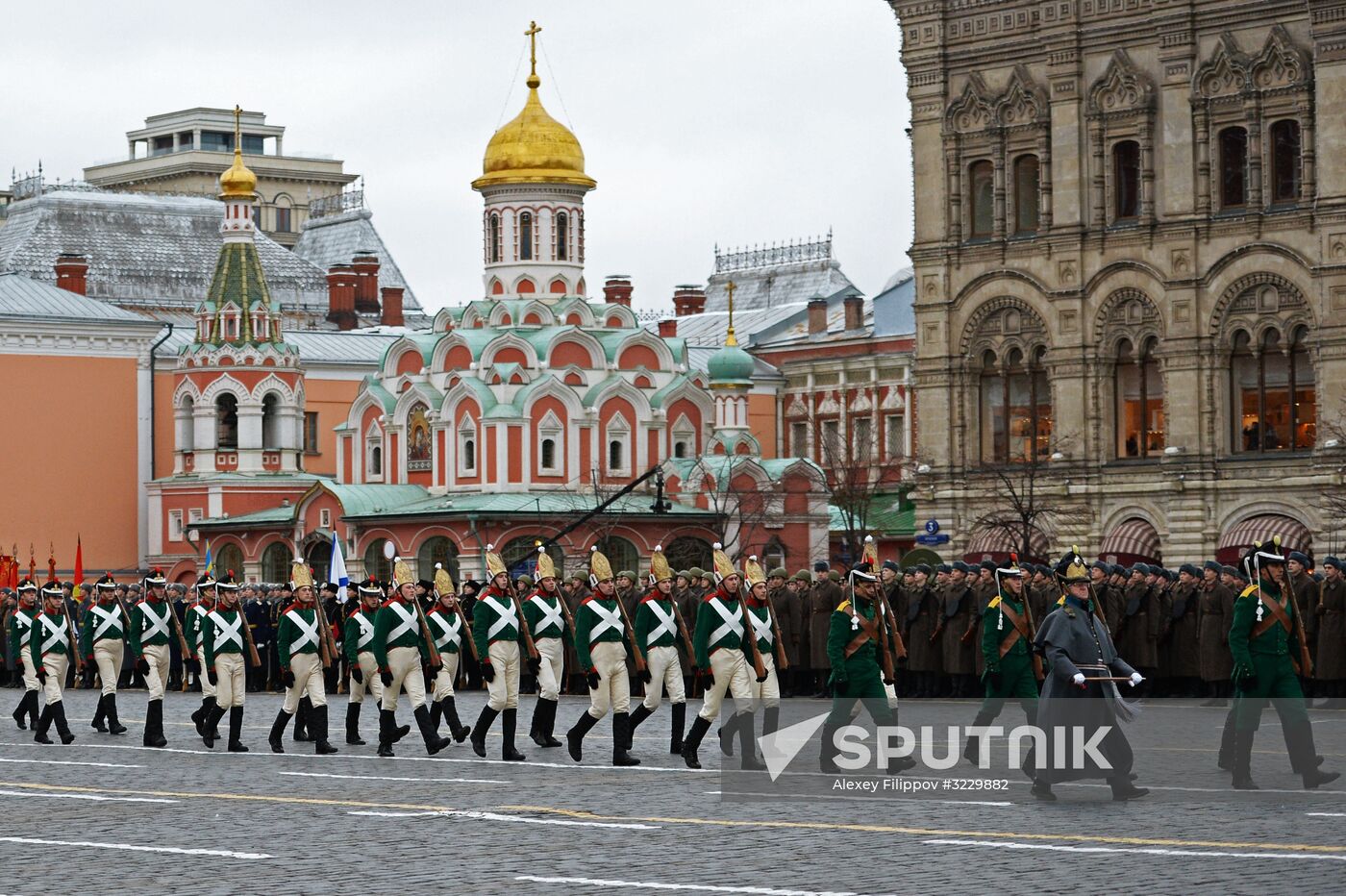 March marking 76th anniversary of November 7, 1941, military parade