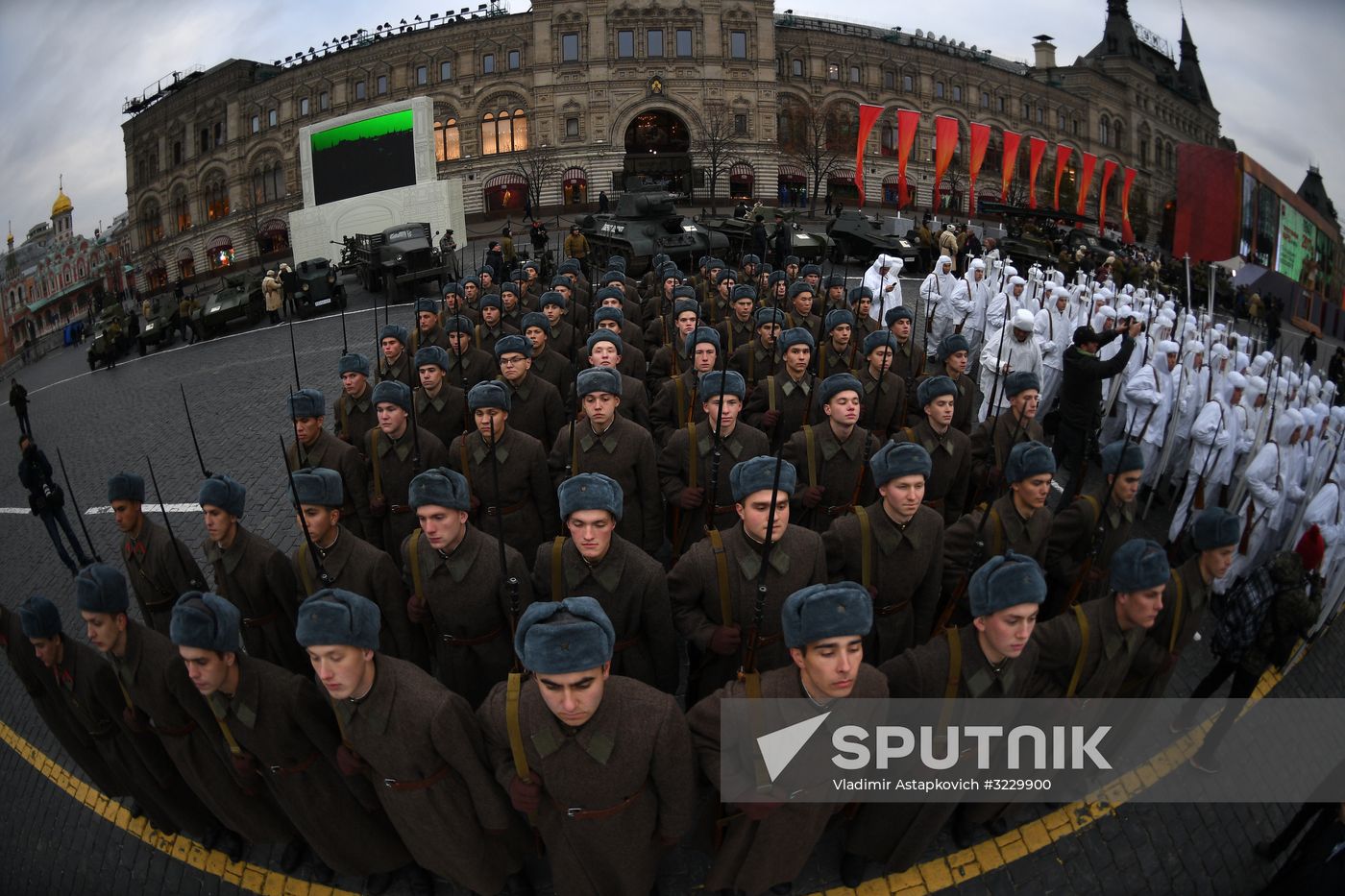 March marking 76th anniversary of November 7, 1941, military parade