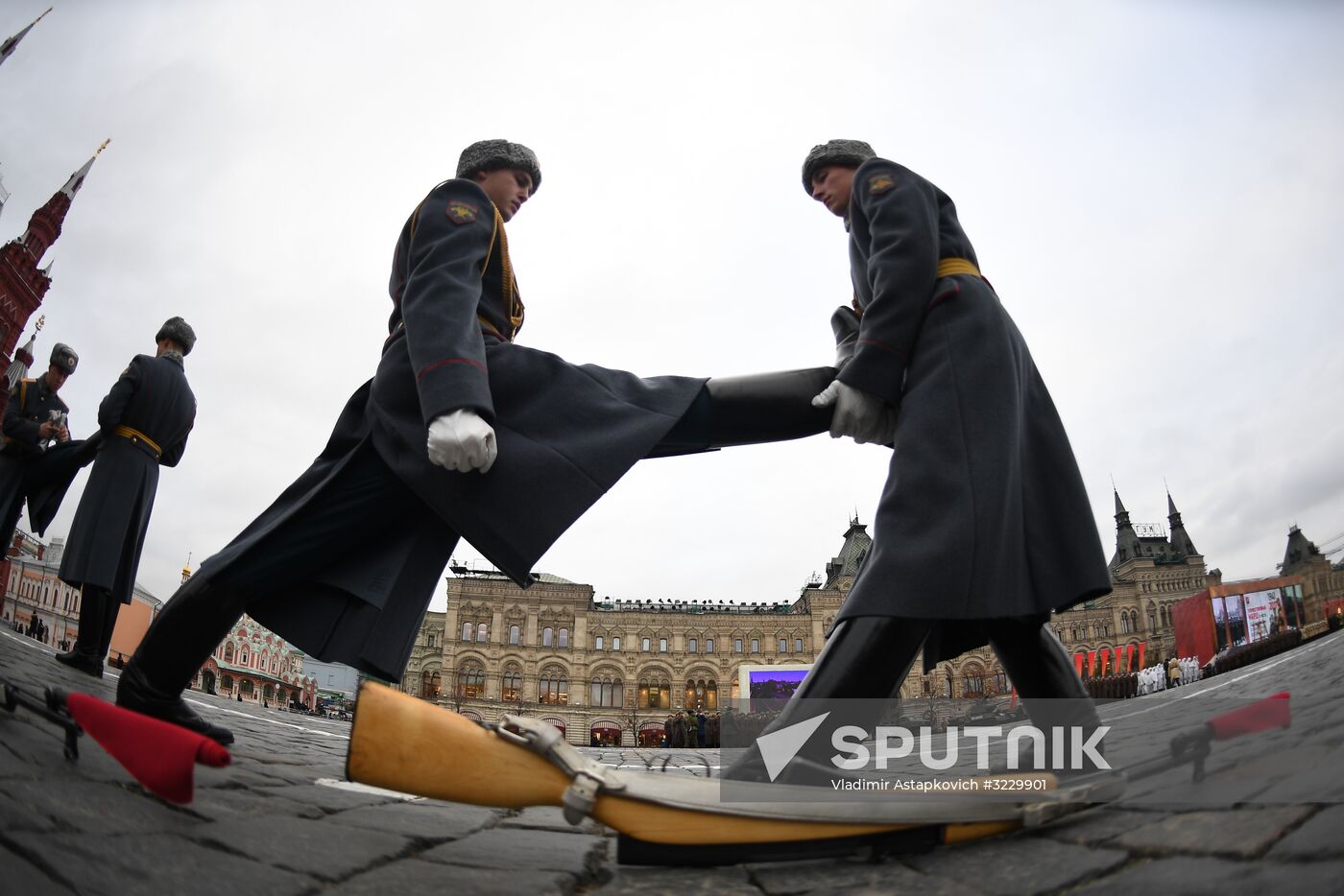 March marking 76th anniversary of November 7, 1941, military parade