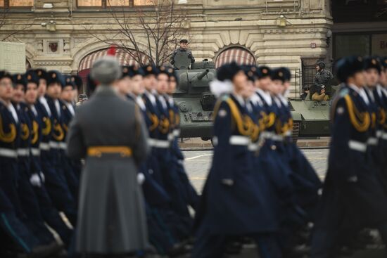 March marking 76th anniversary of November 7, 1941, military parade
