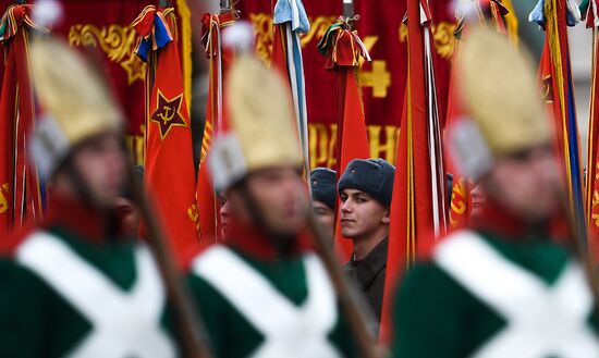 March marking 76th anniversary of November 7, 1941, military parade