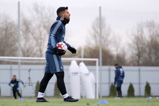 Football. Argentina's national team in training