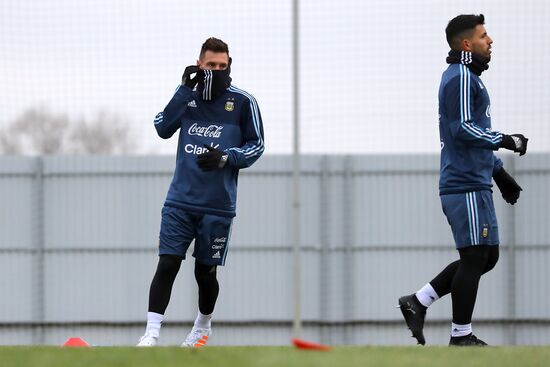 Football. Argentina's national team in training