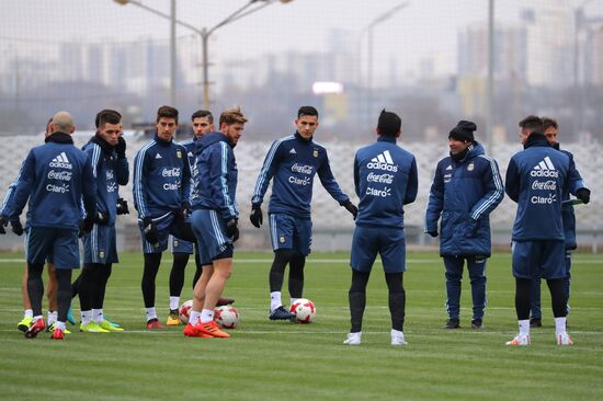 Football. Argentina's national team in training