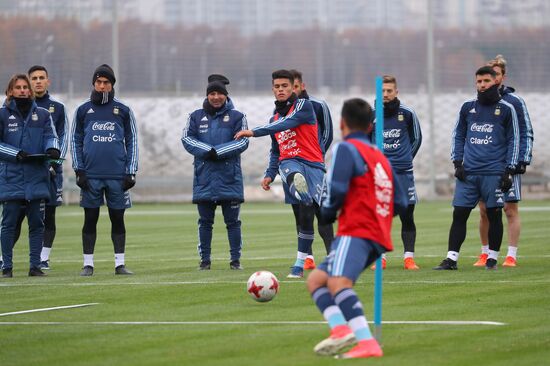Football. Argentina's national team in training