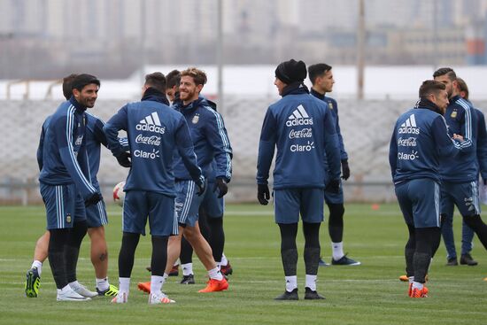 Football. Argentina's national team in training