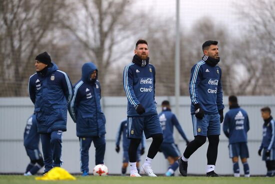 Football. Argentina's national team in training