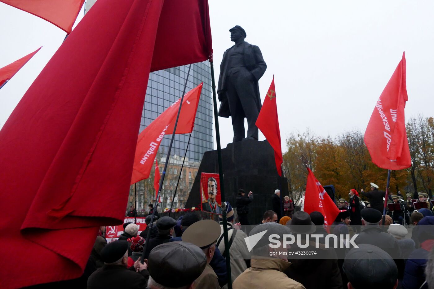 Celebrating 100th anniversary of October Revolution in Donetsk