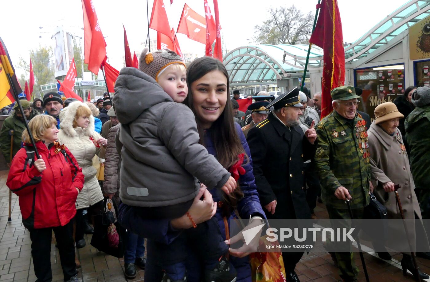 Celebrating 100th anniversary of October Revolution in Donetsk