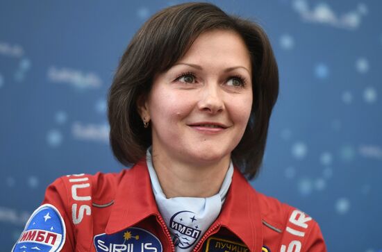 Ground simulation of SIRIUS-17 lunar expedition