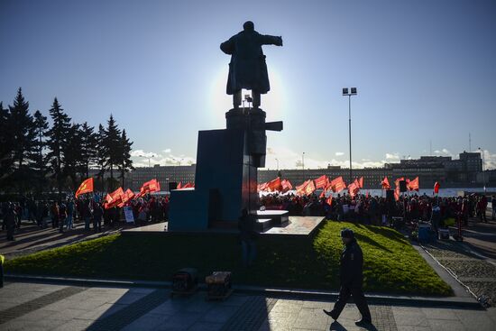 Celebrating 100th anniversary of October Socialist Revolution