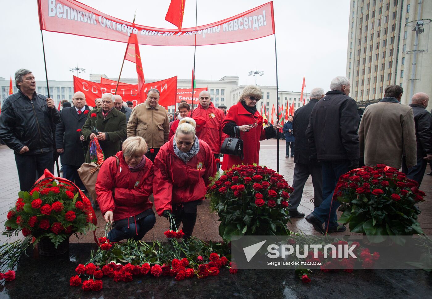 Rally in Minsk to mark 100th anniversary of October Revolution
