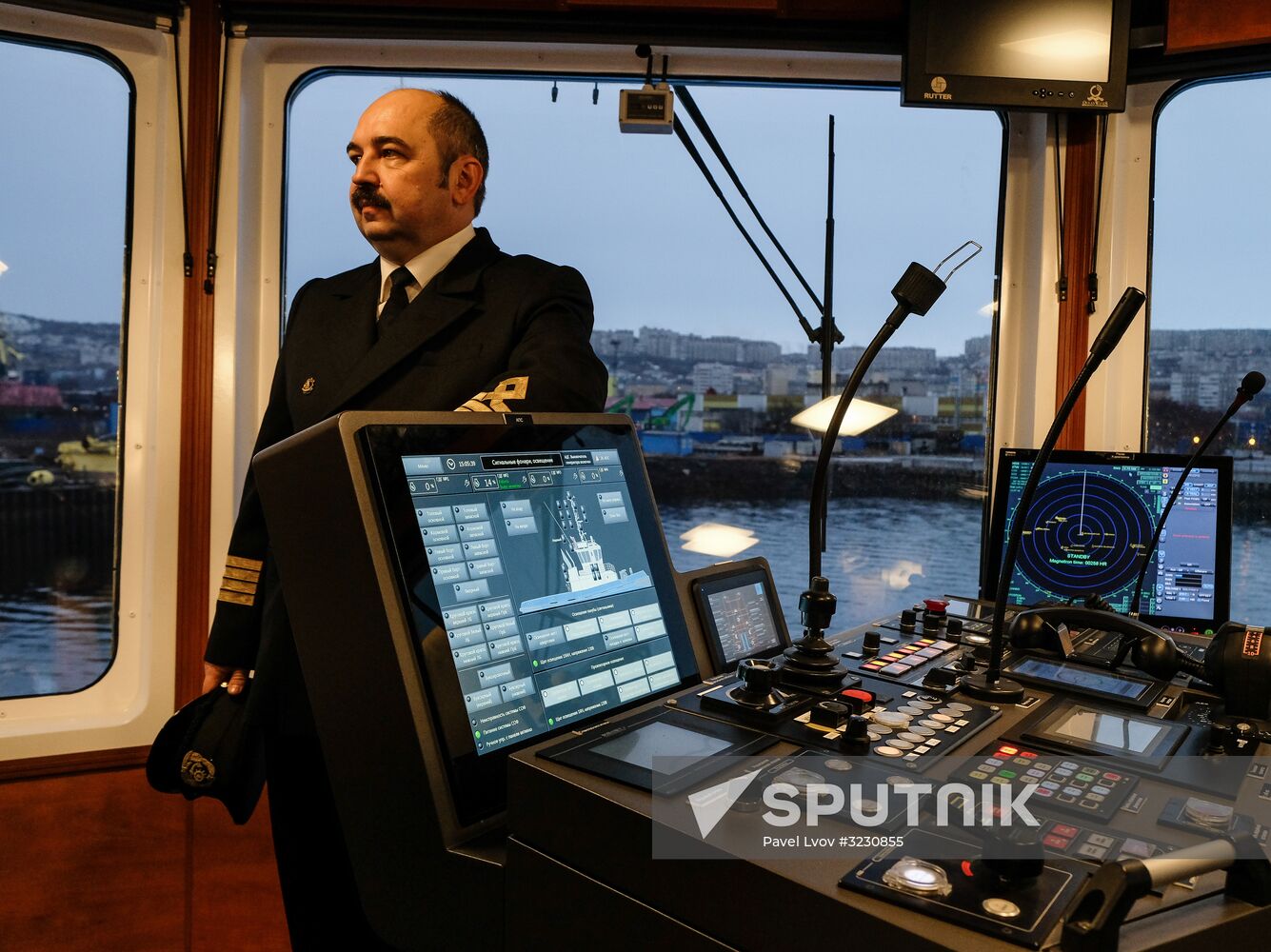 Icebreaking tug Yuribei arrives in Murmansk