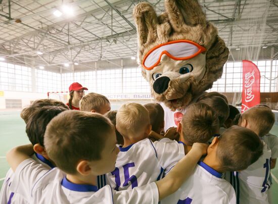 2018 FIFA World Cup top award is presented in Volgograd
