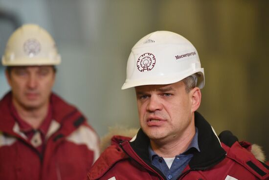 Construction of Seligerskaya metro station