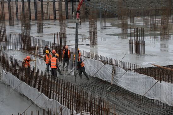 Akhmat Tower under construction in Grozny