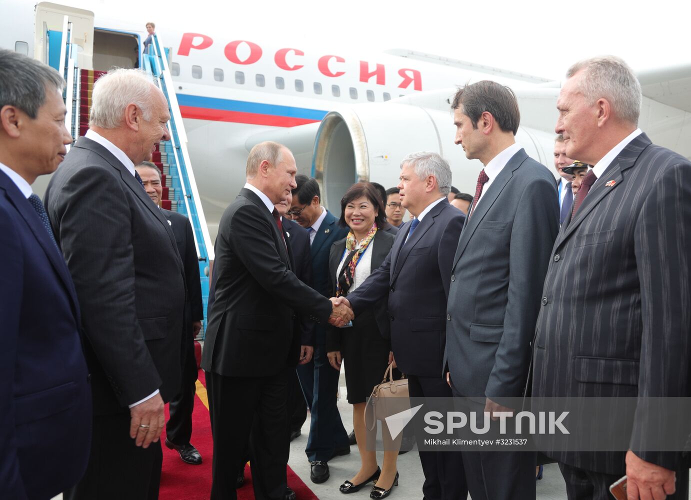 President Vladimir Putin visits Vietnam to attend APEC Economic Leaders’ Meeting